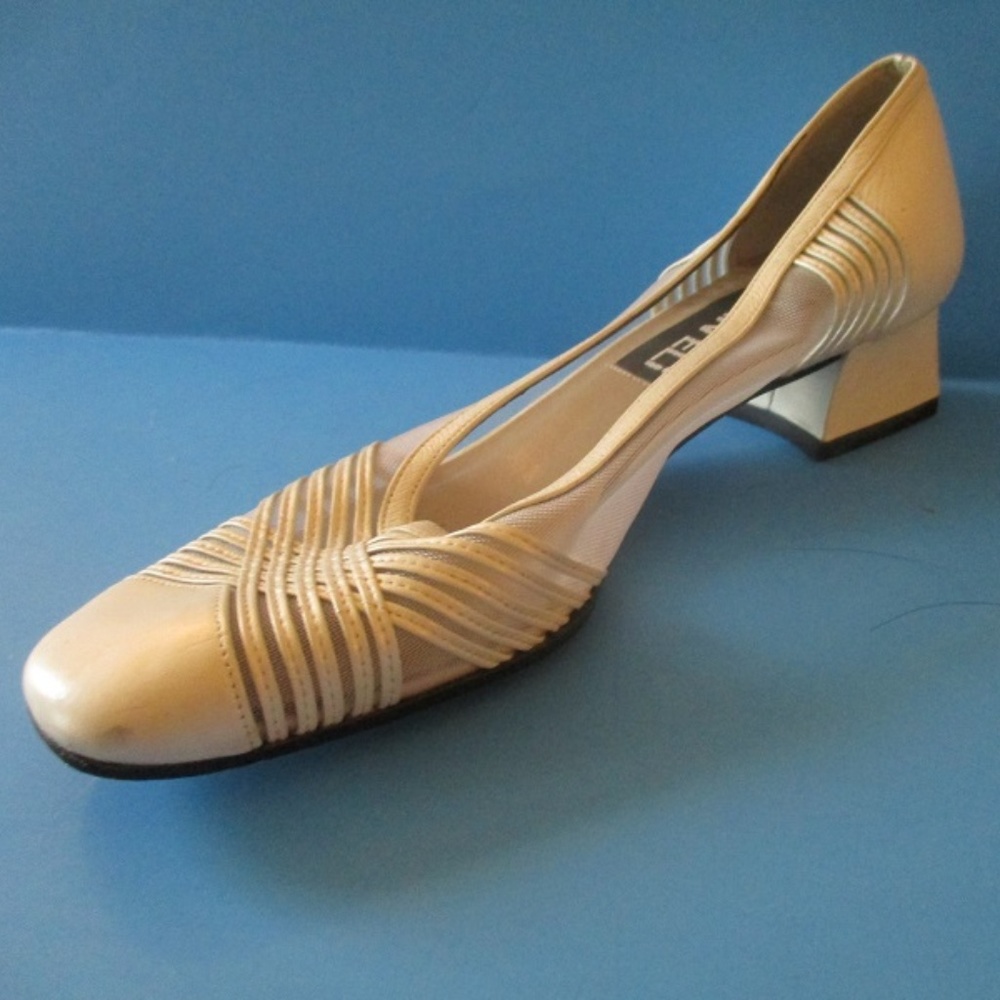 Light & Airy! Pearl Woven Mesh Square Almond Toe